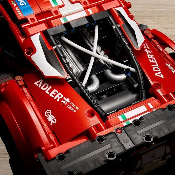 Конструктор спорткар Ferrari 488 GTE гоночна машина 1684 деталей 42125 фото
