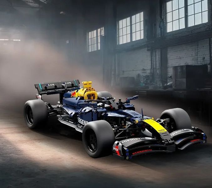 Конструктор Формула 1 Red Bull Racing 1020 деталей REDMG58 фото