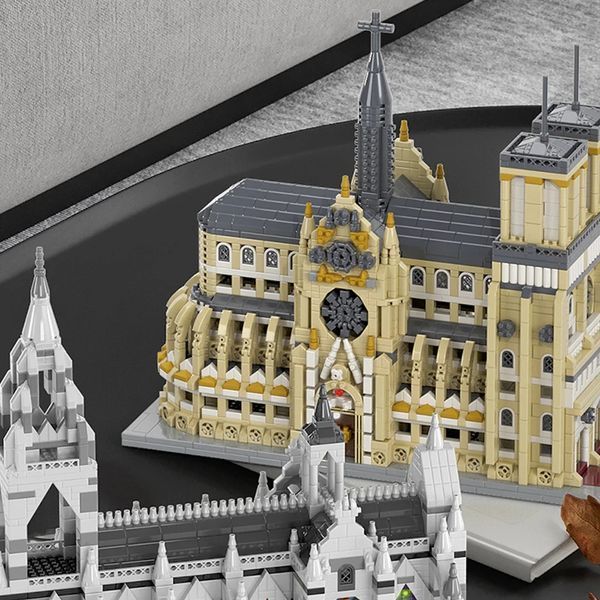 Конструктор Нотр-Дам з підсвіткою 2908 деталей Notre-Dame de Paris 2908 фото