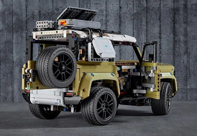 Конструктор джип Land Rover Defender 2573 деталей 42110 фото
