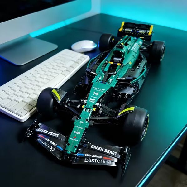 Конструктор Формула 1 F1 Aston Martin AMR25 1912 деталей AMR25 фото