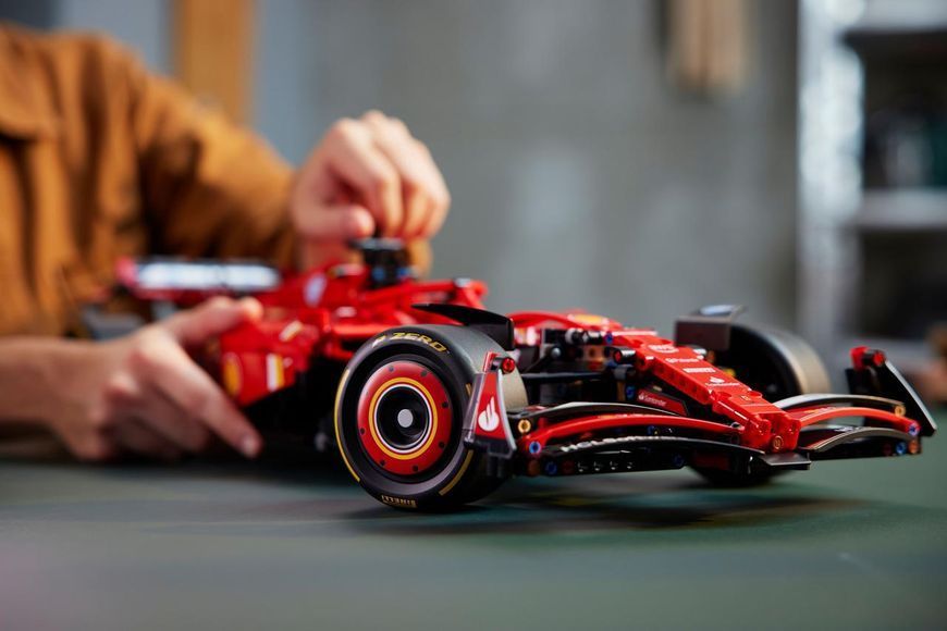 Конструктор Формула 1 Ferrari F1 SF-24 1361 деталей 42207 фото