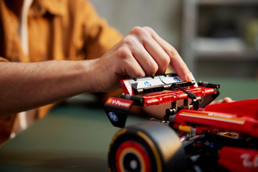 Конструктор Формула 1 Ferrari F1 SF-24 1361 деталей 42207 фото