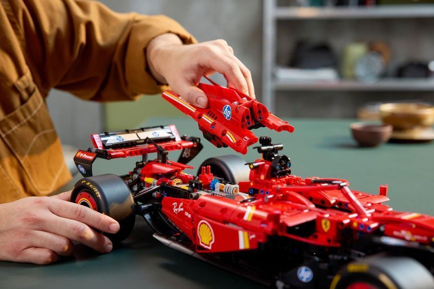 Конструктор Формула 1 Ferrari F1 SF-24 1361 деталей 42207 фото